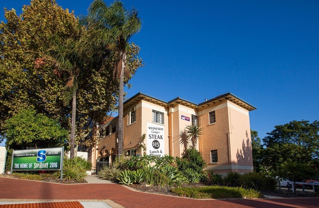 Captain Stirling Hotel
