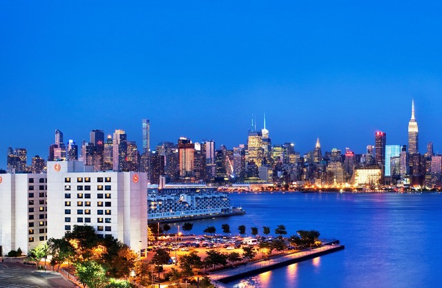 Sheraton Lincoln Harbor Hotel