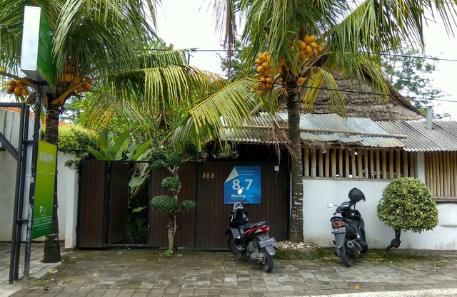 Maha Residence Guest House