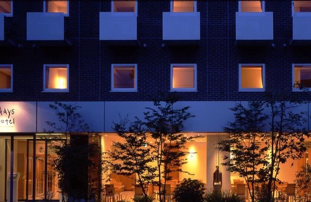 7 Days Hotel