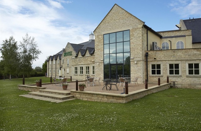 Best Western Plus Pastures Hotel