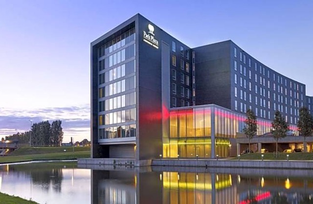 4-Star Hotel ∙ Park Plaza Amsterdam Airport