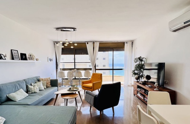 Elegant Apt with Balcony & Sea View by FeelHome