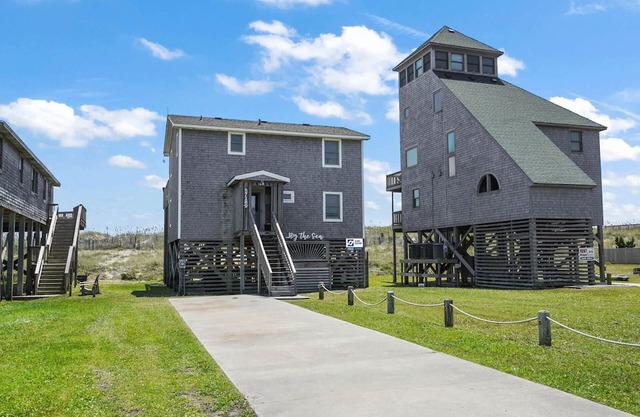 On Special - Oceanfront, Dog Friendly Home in Hatteras with Hot Tub!