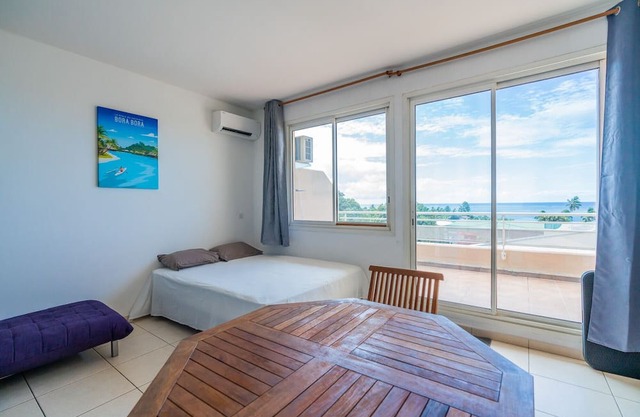 Diva Nui Cosy Studio wOcean View next to Hilton Faaa
