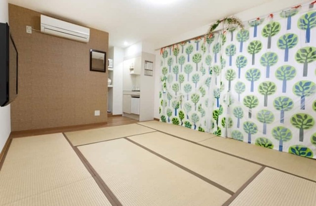 Room without meals plan 1 room for 5 people / Shinjuku ward Tokyo