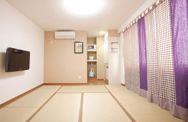 Room without meals plan 1 room for 4 people / Shinjuku ward Tokyo