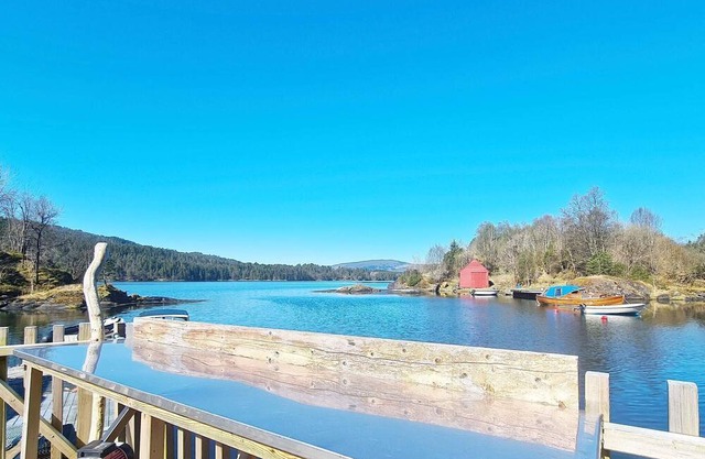 5 person holiday home in LONEVÅG