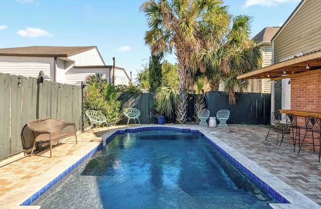 Relaxing Bohemian House w Heated Pool 5br|4ba
