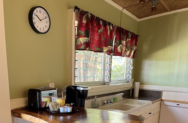 Hale Ponahawai - Charming Hilo Retreat