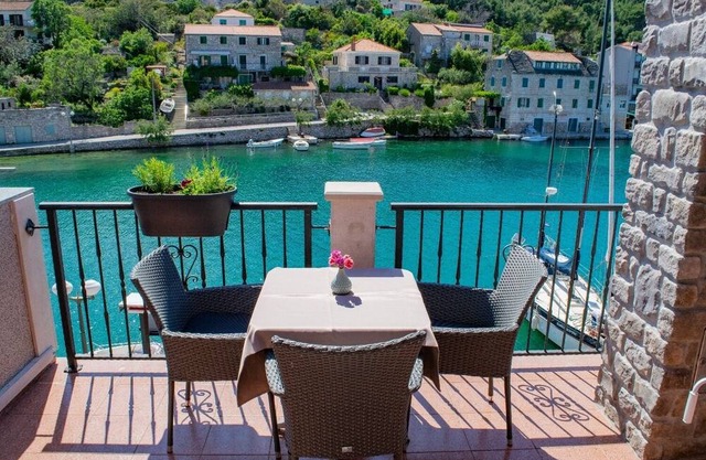 Daira - Great Location - A1