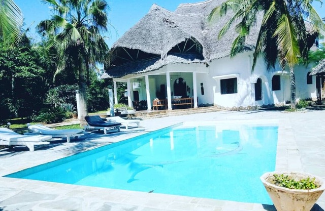 4 bedrooms villa