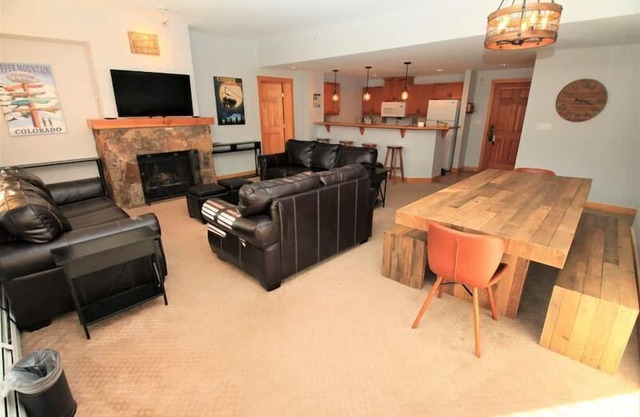 5th Floor Passage Point Condo w/Slope Views, 3 bedroom. Sleeps 10