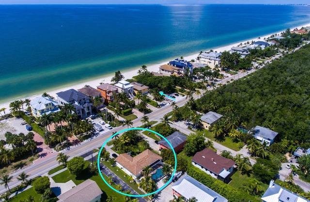 Dolphin House - pool home on the Gulf of Mexico - walk to the beach