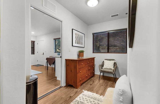 Mammoth Rock Oasis-1 bd 1ba Hot Tub Free Pets