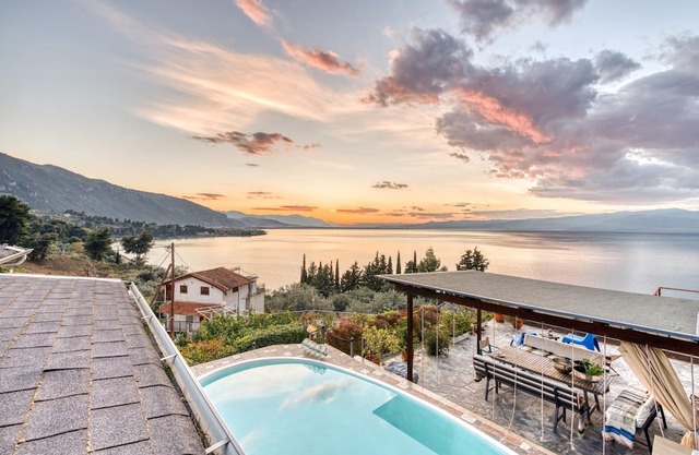 Magical View Villa Asproneri Kamena Vourla