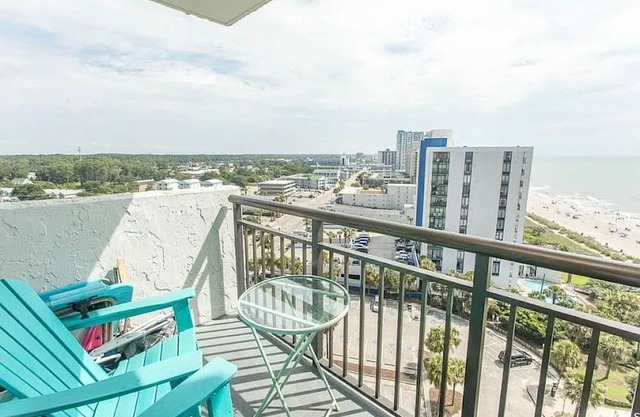 Beachfront Haven 1BR Condo with Balcony