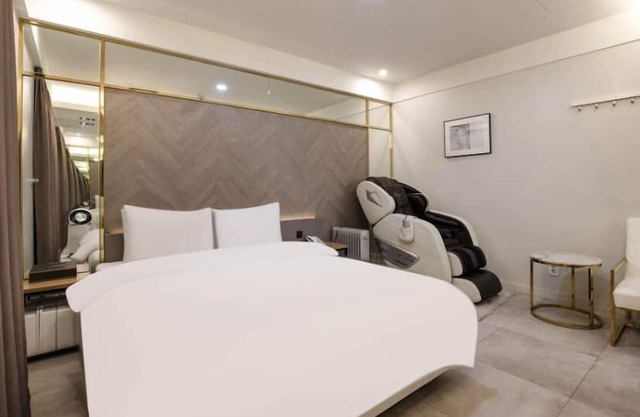 hotel 99 prestige