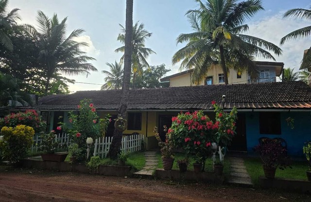 Vinsons Cottages