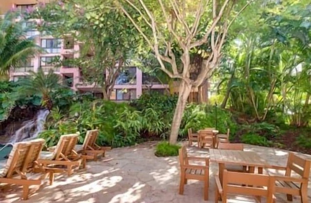 Kahana Falls Resort, Hot Tub, Pool! Lahiana, Maui!