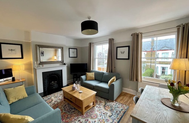 Charming 2 bedroom first floor apartment