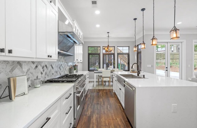 Spacious Plaza Midwood 5-bedroom Dream House in Charming Charlotte