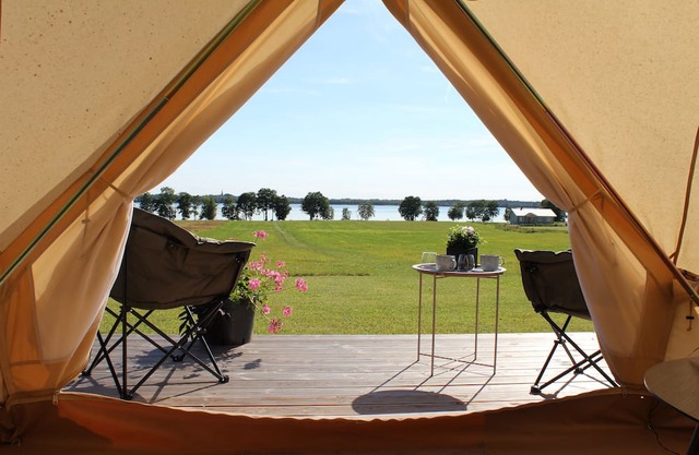 Luxurious Saadjärve Glamping with stunning lake views.