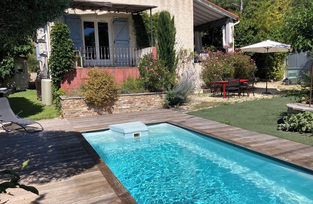 Maison Conviviale Proche aix Avec Piscine