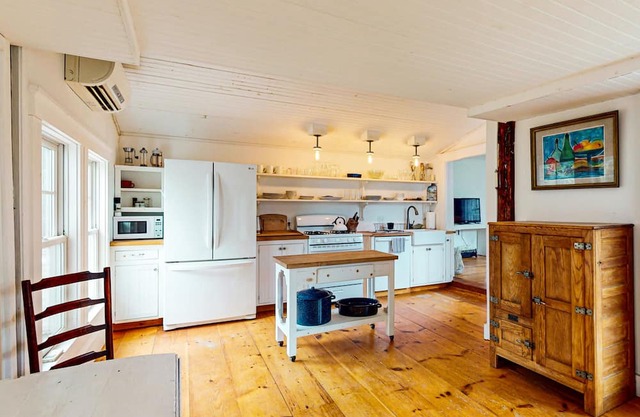 Rustic Cabin with Serene Family-Friendly Amenities