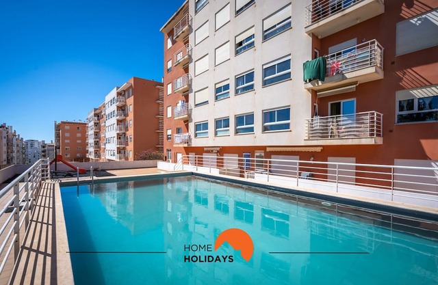 #203 Armação de Pêra Flat with Pool & Kids Park