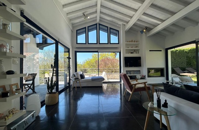 Villa Urrugne, 4 bedrooms, 8 persons