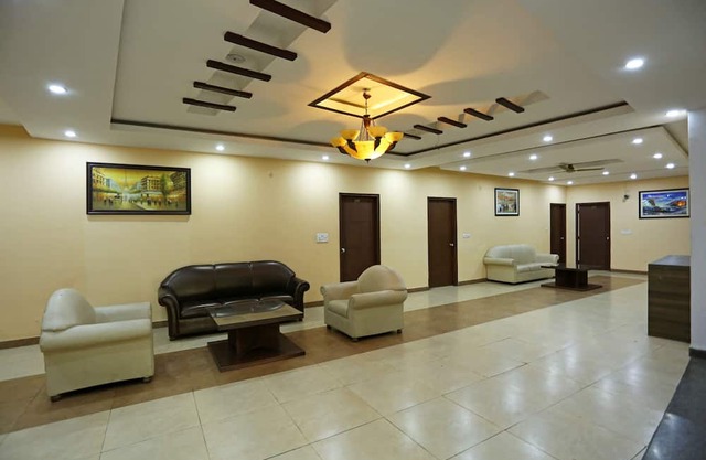 Townhouse 1346 Hotel Kolam