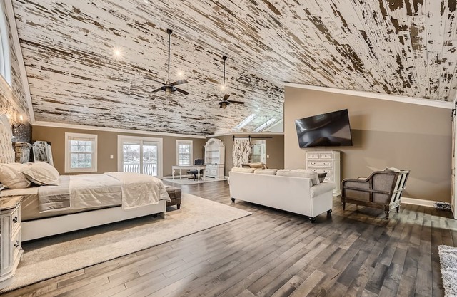 4BR Home with Pool on the Magothy River Pasadena