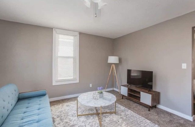 Sleepover: Tidy 1BD/1BA - Downtown Springfield