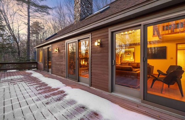 Lake Winnipesaukee Retreat - Private Beach Access