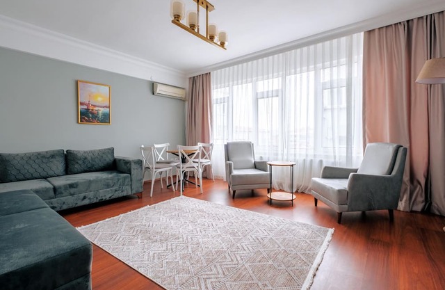 Flat w Balcony 8 min to Kadikoy Square