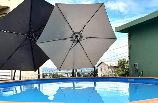 Homerez - House for 4 ppl. with swimming-pool and garden at Fort-de-France