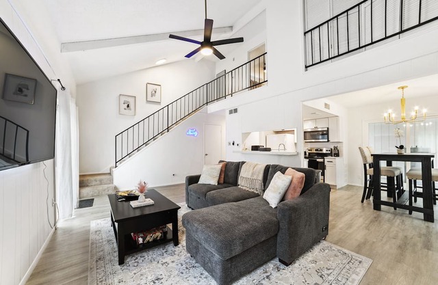 Chic Home W Austin 5 min from dt