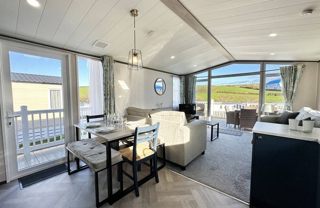 14 Valley View is a gorgeous luxury 5 star lodge style caravan in Porth