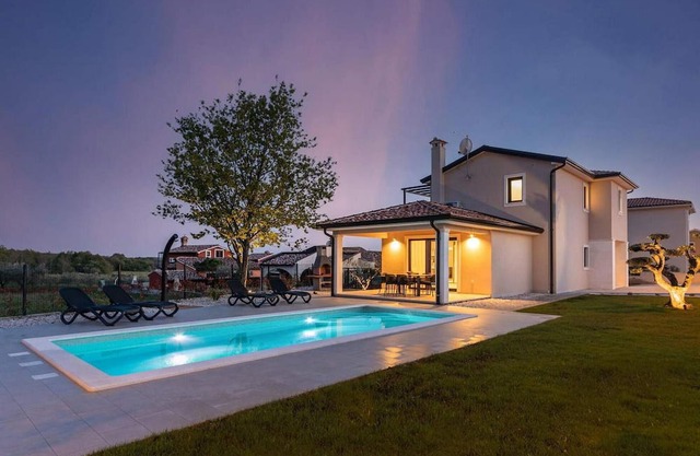 Villa Stefani is a holiday home two bedrooms et near the town Porec.