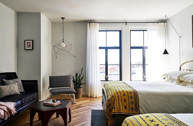 Arts & Comfort, DC Suite Haven, Stylish Experience, 2 Chic Units!