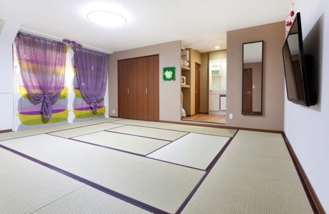 Room without meals plan 1 room for 8 people / Shinjuku ward Tokyo