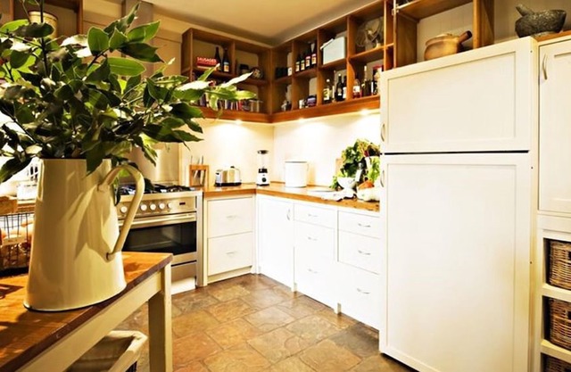 Tussie Mussie Vineyard Retreat Lodge - 3 Bedrooms