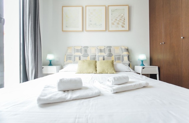 Renovated & Beautiful Apartment in Triana with Parking