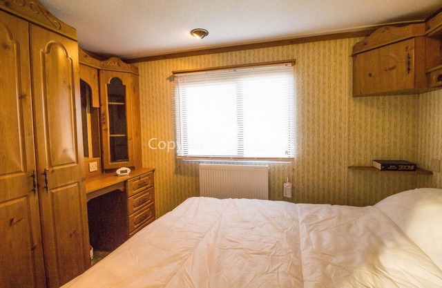 Dog friendly caravan at North Denes in Suffolk by the beach ref 40075ND