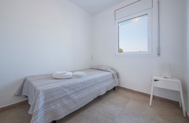 TH109-6 Eulalia Apartments