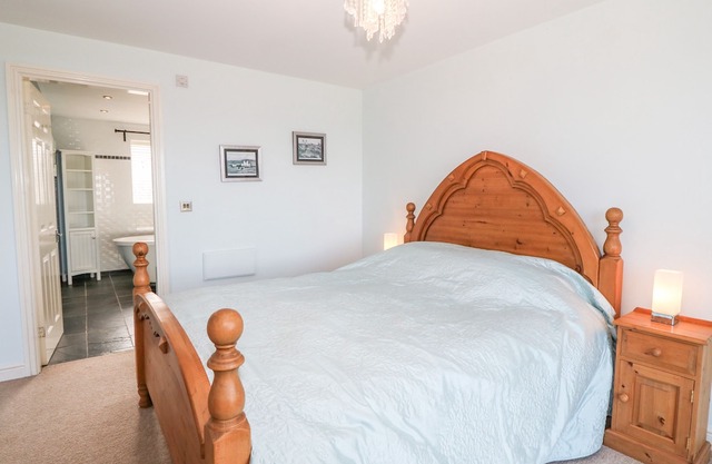 Golygfa Ynys (Island View), AMLWCH