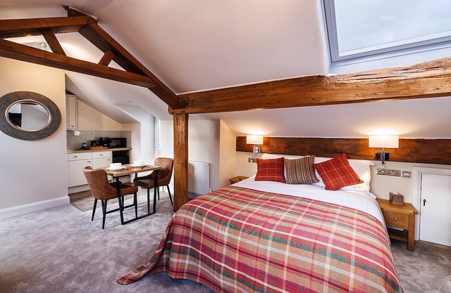 Located in the heart of Glossop in the High Peak, Westwood Boutique Aparthotel combines comfort with convenience. Set against the breath-taking backdrop of the Peak District.