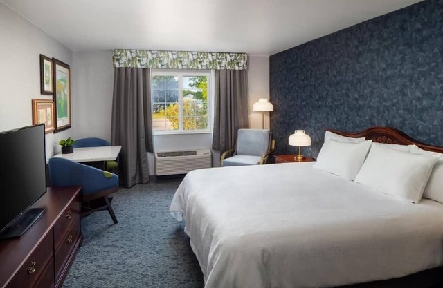 Enjoy Ulysses S Grant Home Pet Friendly Room With Free Shuttle Service