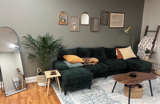 Suburban Comfort Just 35 Min from Downtown Chi
